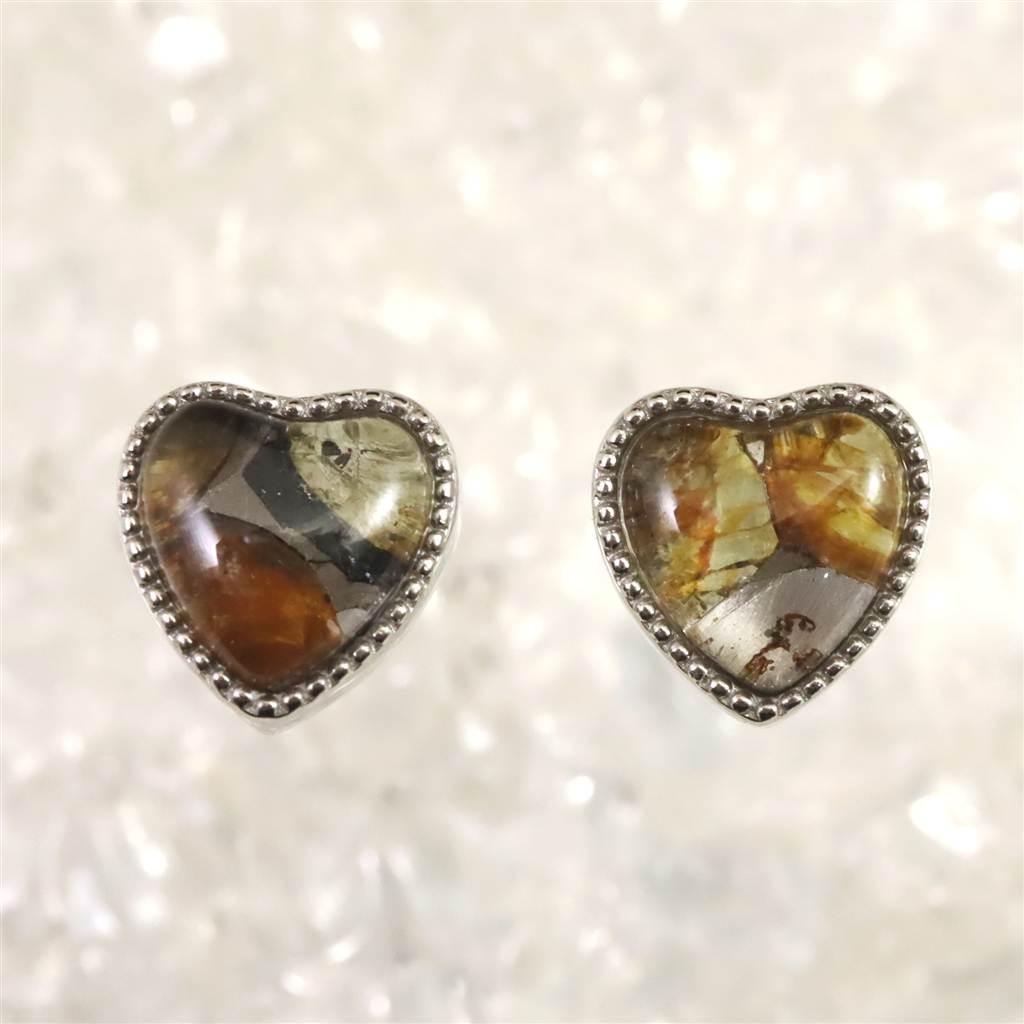 ロシア産 パラサイト隕石 8mmハート ピアス 2.35g #499171枚目の画像