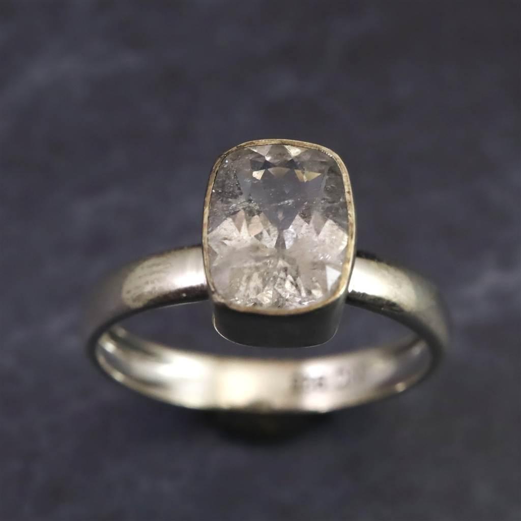 ロシア産 フェナカイト 9X7mmファセットカット リング 13.5号 #747091枚目の画像