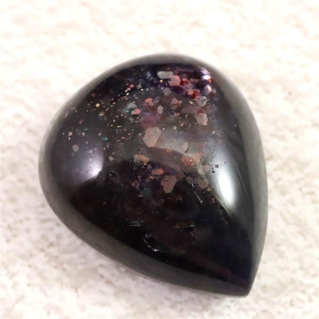 ブラッドショット アイオライトサンストーン26mmドロップ カボション 9.4g #24076 | 3枚目